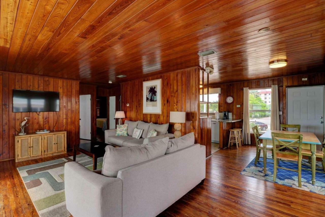Estero Island Apartment With Boat Dock Fort Myers Beach Εξωτερικό φωτογραφία