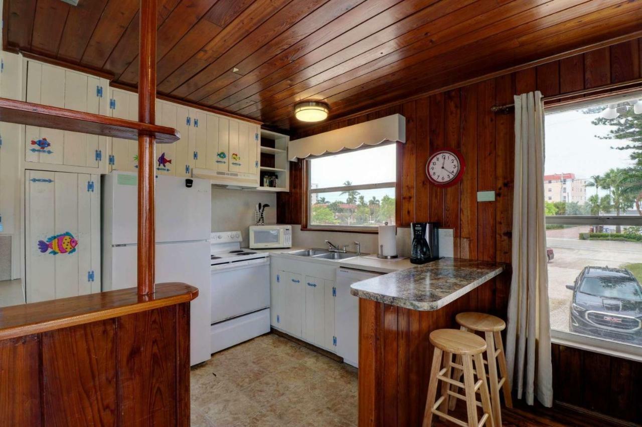 Estero Island Apartment With Boat Dock Fort Myers Beach Εξωτερικό φωτογραφία
