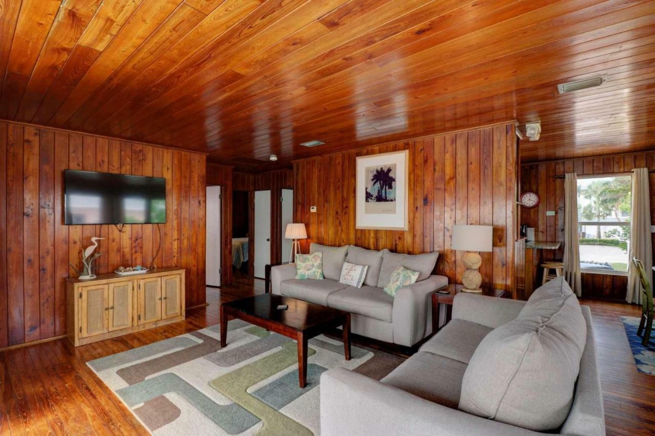 Estero Island Apartment With Boat Dock Fort Myers Beach Εξωτερικό φωτογραφία