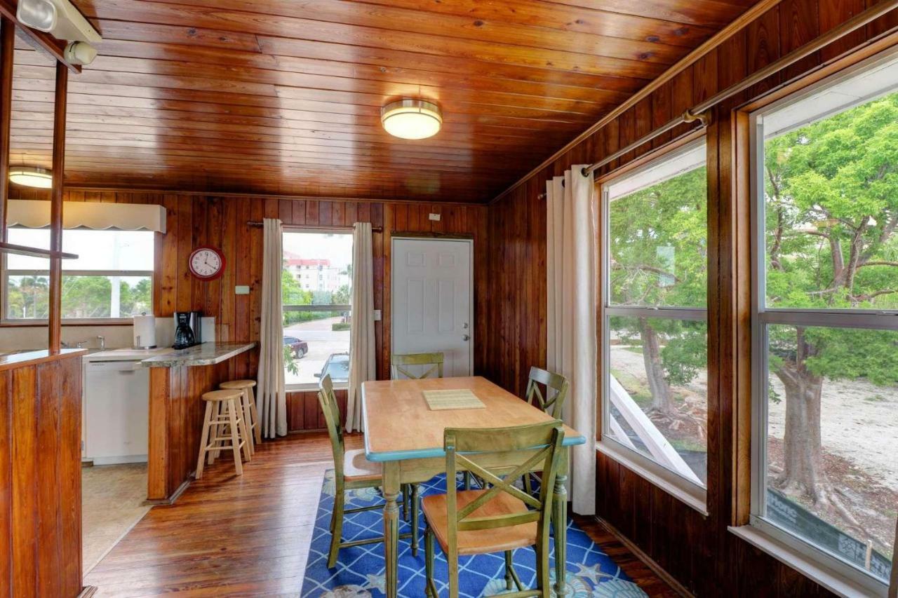 Estero Island Apartment With Boat Dock Fort Myers Beach Εξωτερικό φωτογραφία