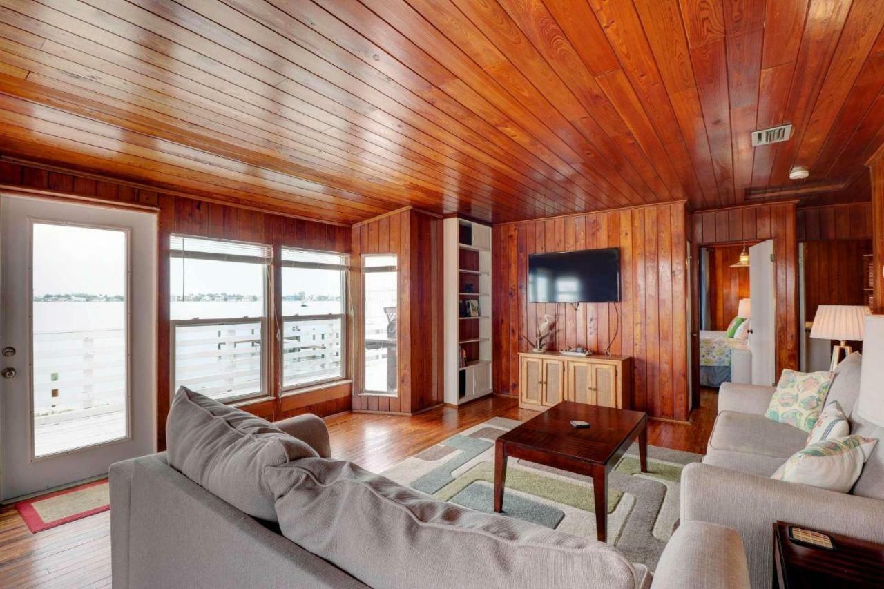 Estero Island Apartment With Boat Dock Fort Myers Beach Εξωτερικό φωτογραφία